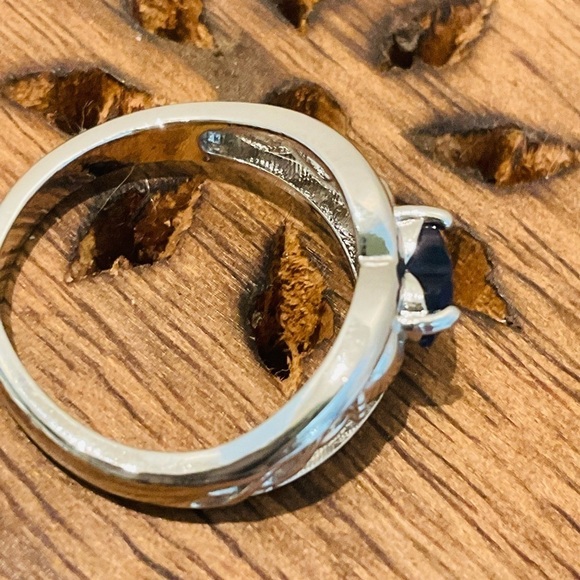 Silver Tone  Heart Gemstone Decor Fashionable Ring in Size 7 - Picture 5 of 9